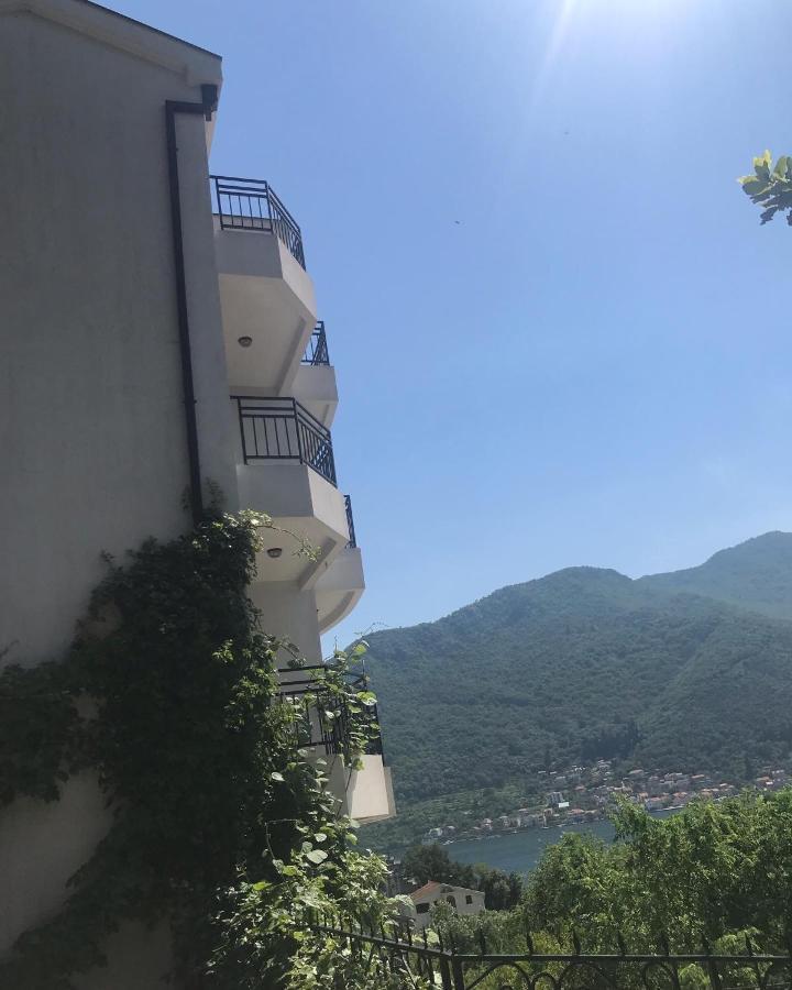 Villa Maria Apartments Каменари Экстерьер фото