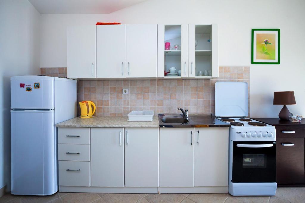 Villa Maria Apartments Каменари Экстерьер фото