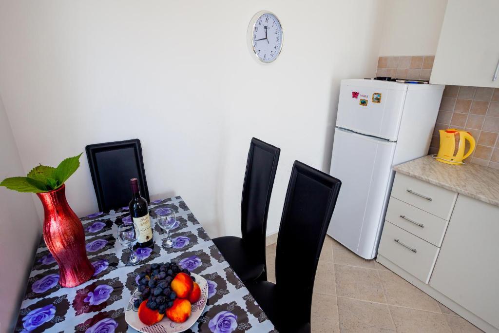 Villa Maria Apartments Каменари Экстерьер фото
