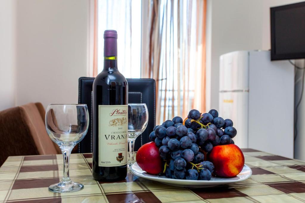 Villa Maria Apartments Каменари Экстерьер фото